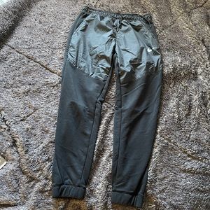 Nike Dri-FIT Men's Training Pants. Size Medium